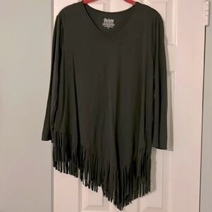 NWT Forest Green 3/4 Sleeve Asymmetrical Hemline Scoop Neckline Fringe Knit Top